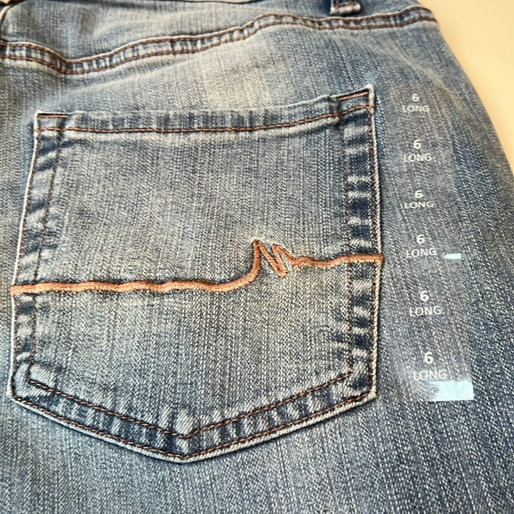 M Jeans. Mid Rise. NWOT - Picture 5 of 5